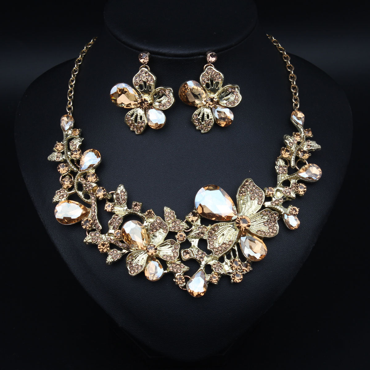 Elegant Flor Bold Statement Necklace Earrings Set