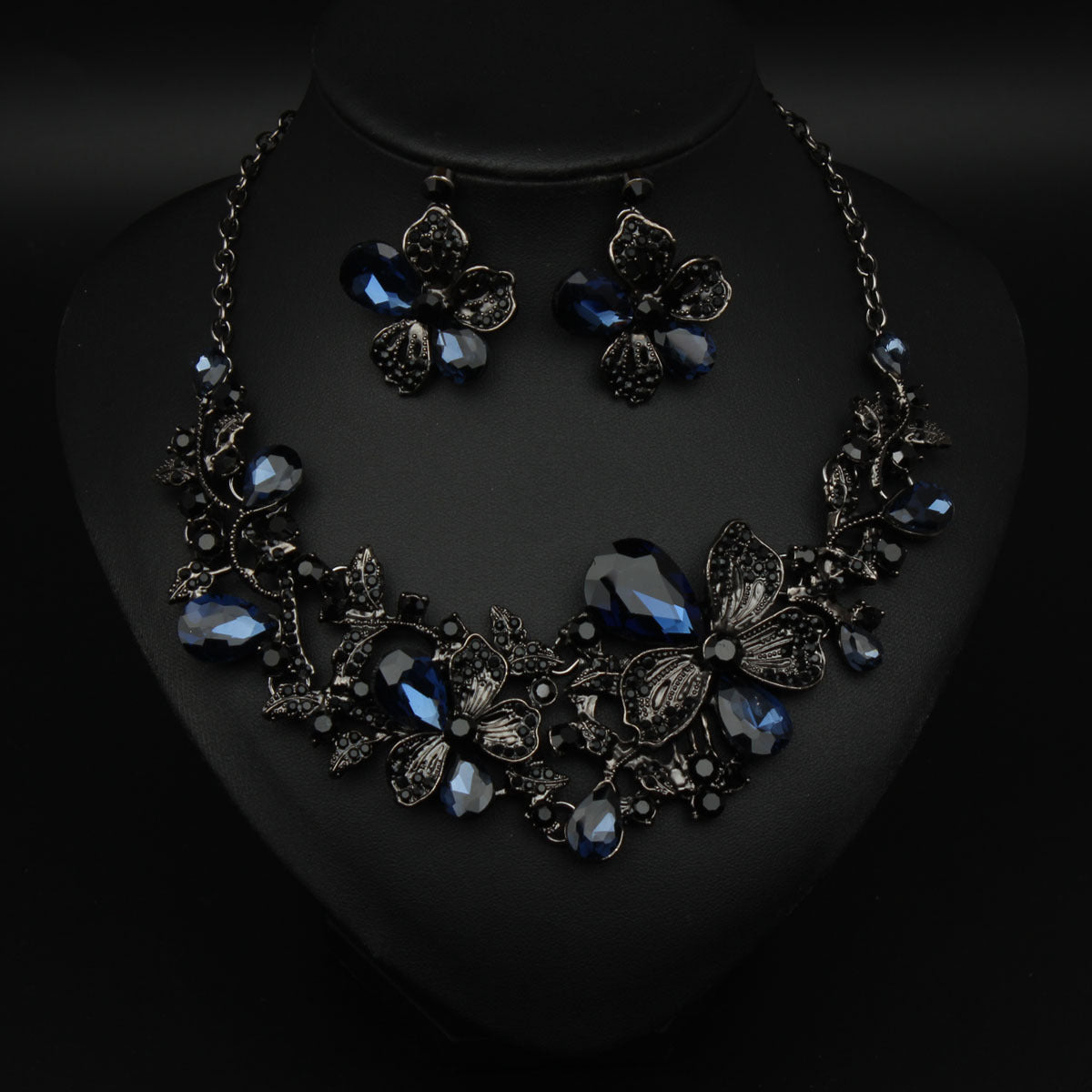 Elegant Flor Bold Statement Necklace Earrings Set