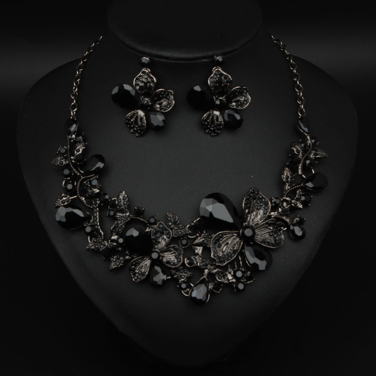 Elegant Flor Bold Statement Necklace Earrings Set