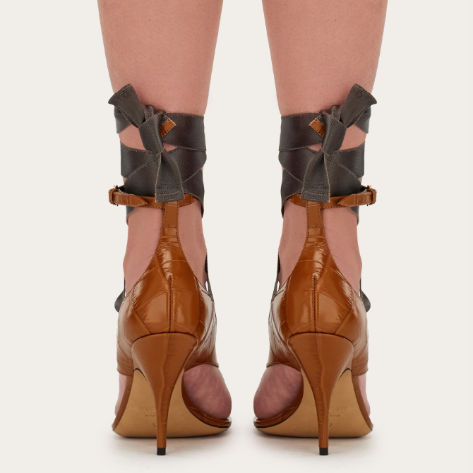 Brown Chill Tied Heels