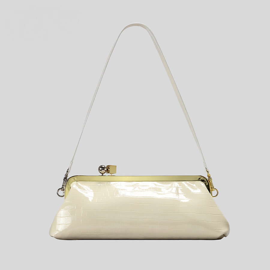 Chic Salon Clutch