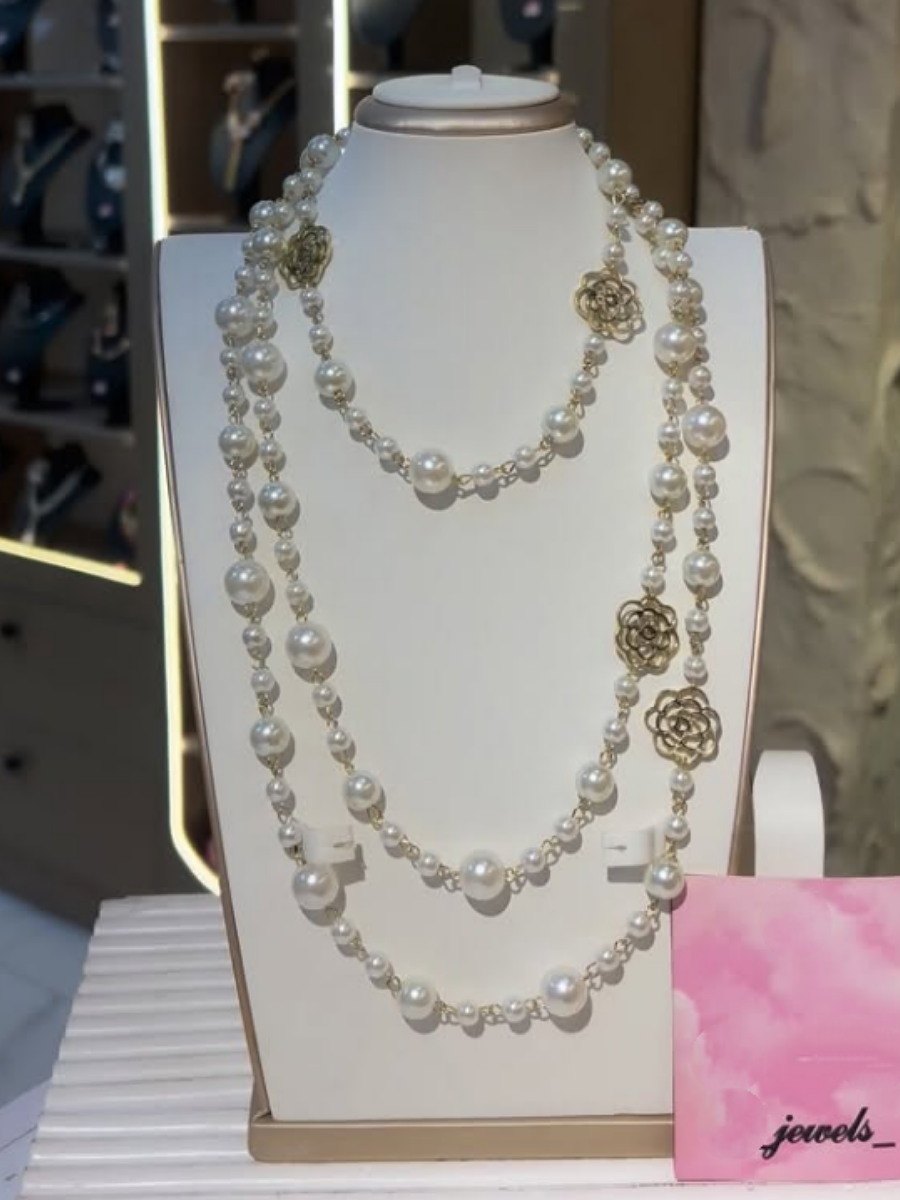 Elegant Flower Pearl Necklace