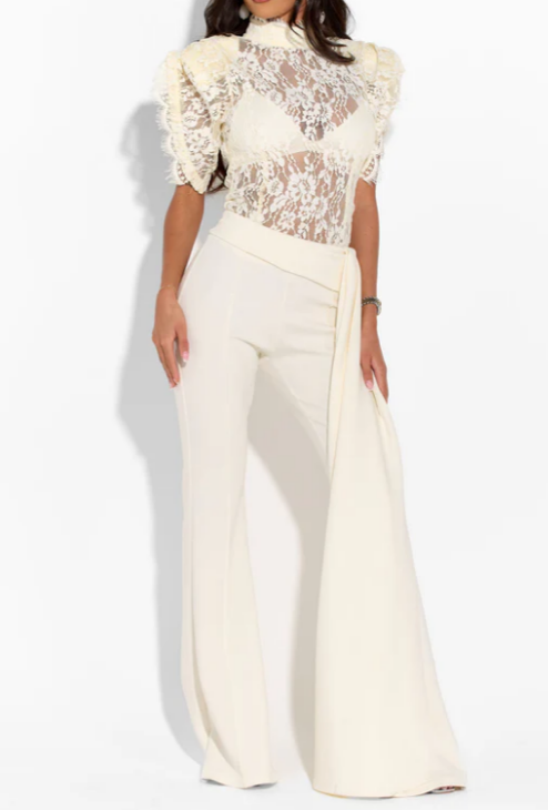 Classic Lace High-neckline Outfit