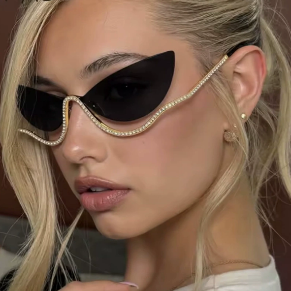 Diamond Shaped Design Sunglasses with UV Protection