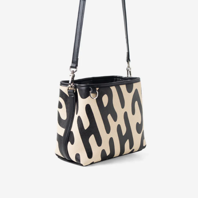 The Simple Shoulder Bag