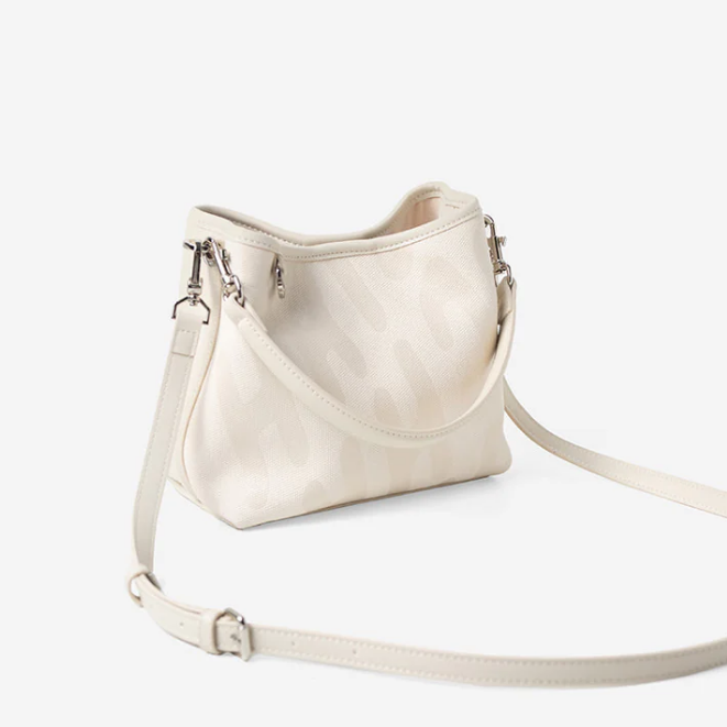 The Simple Shoulder Bag
