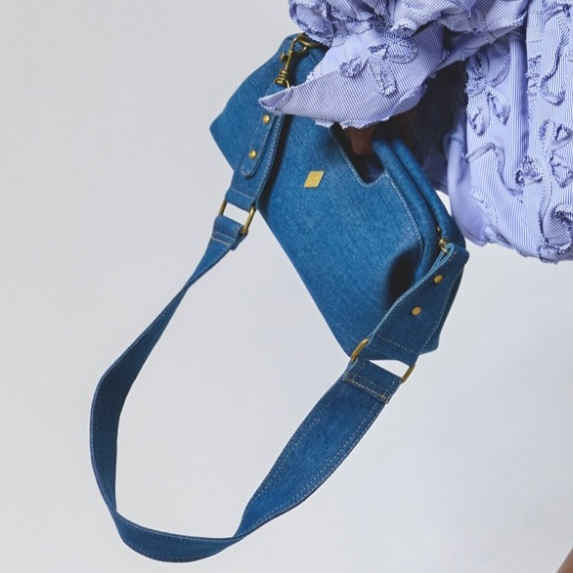 Cutout Handle Bag