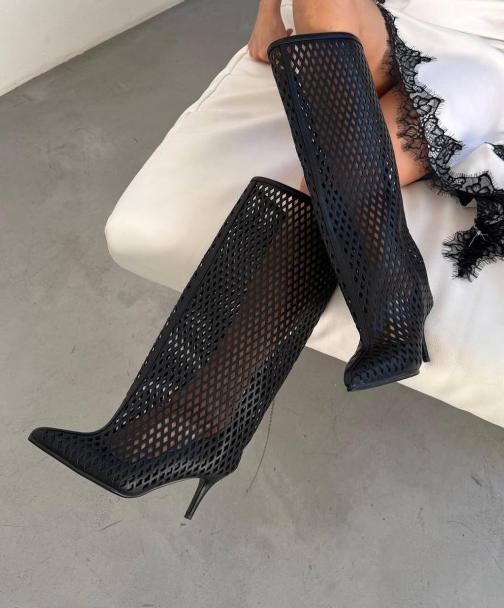 Women's Breathable Hollow Boots